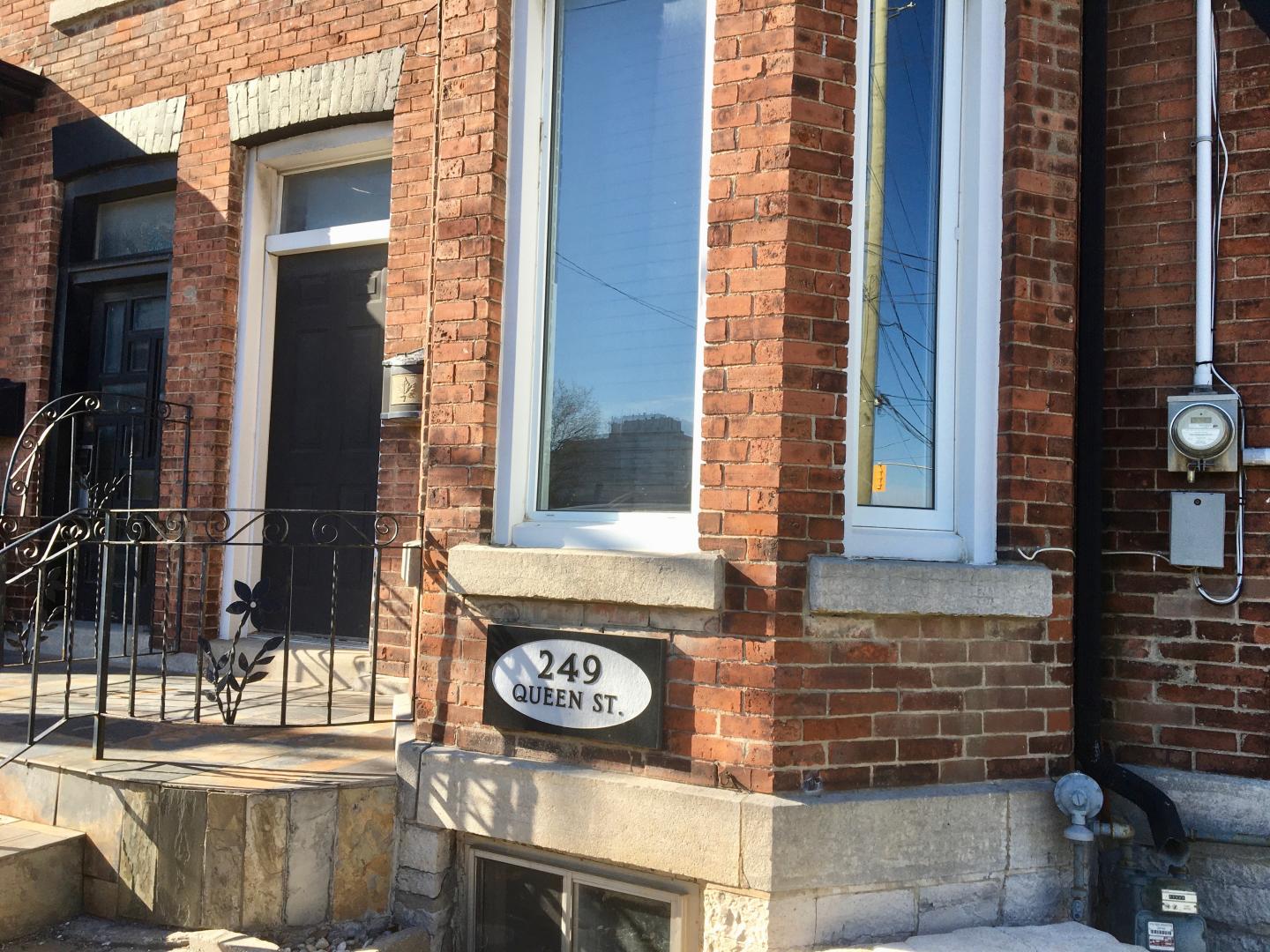 1249 queen street NomadHomes Kingston Ontario 3D Tours