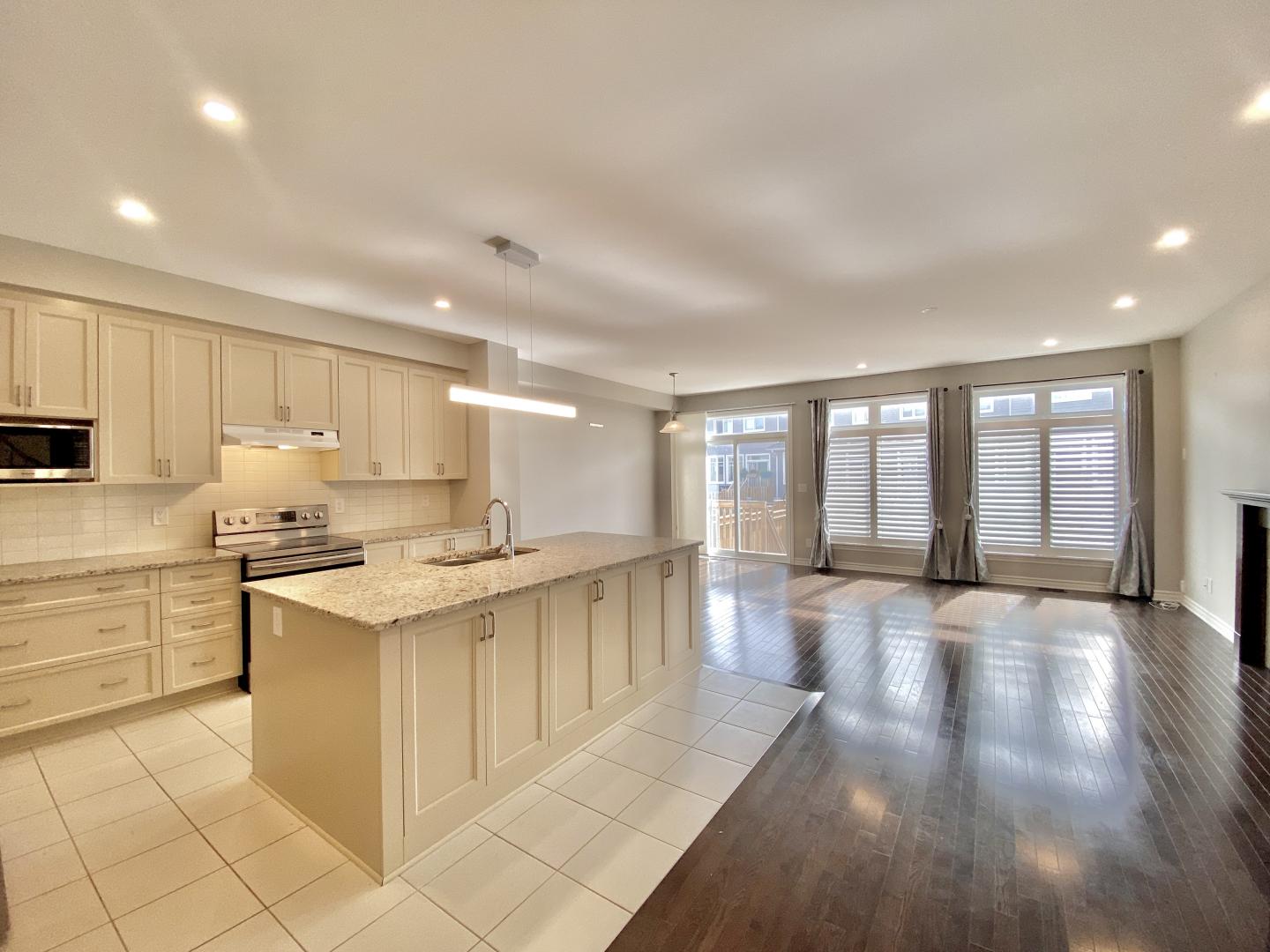 825 Stonewalk Dr