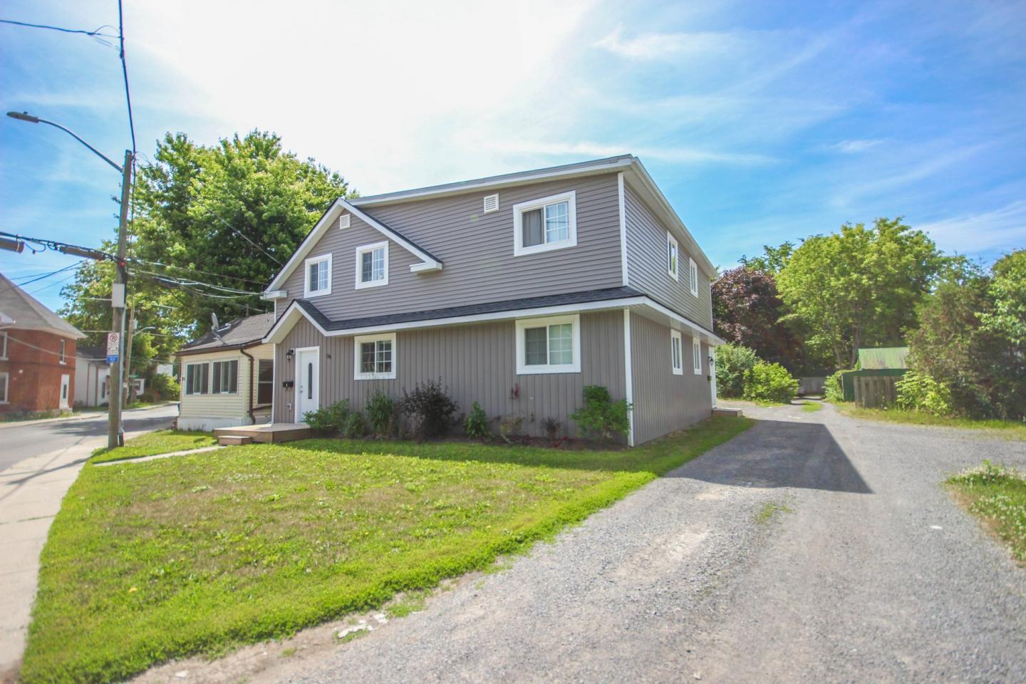 194 elm street NomadHomes Kingston Ontario 3D Tours Floorplans