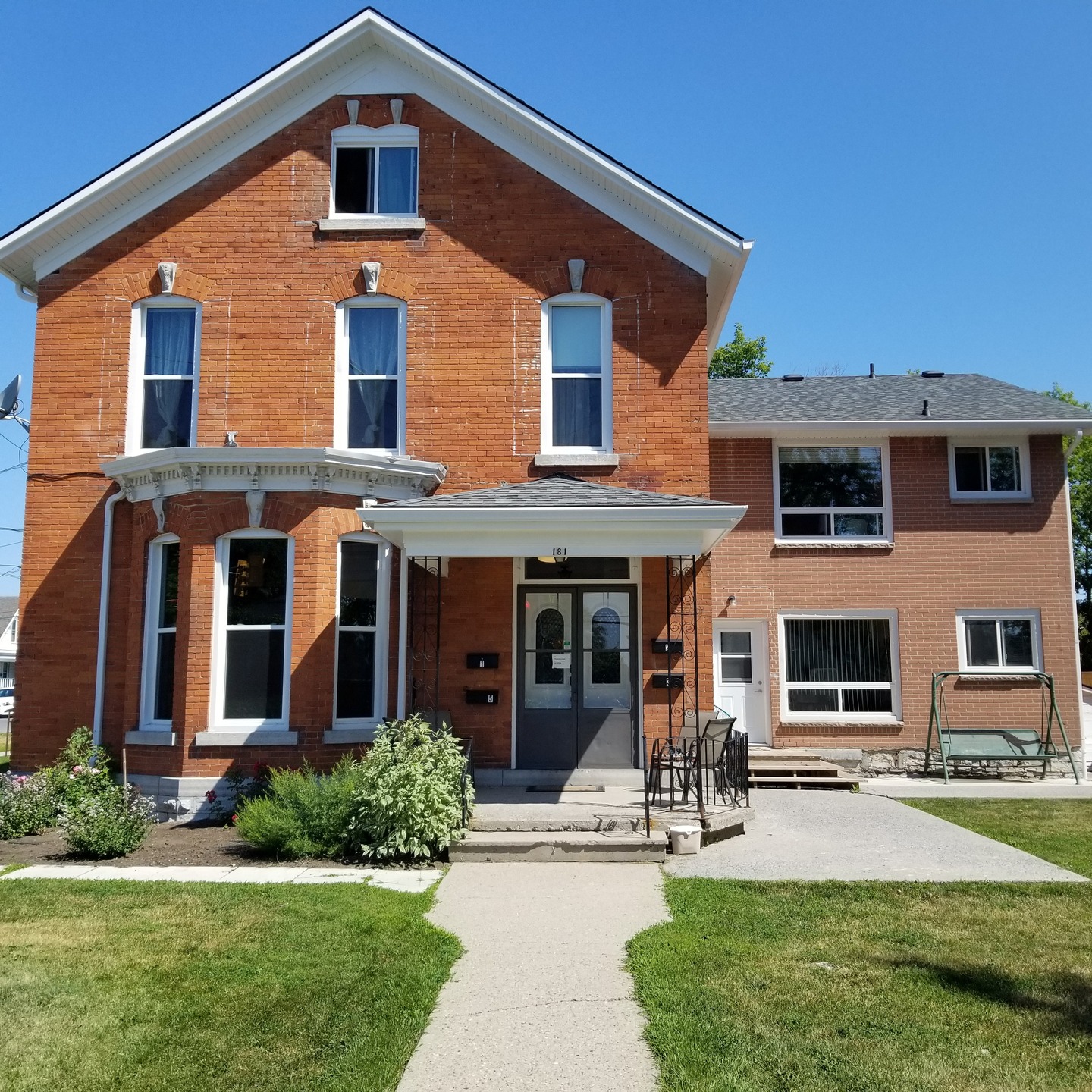 3-181 Concession St