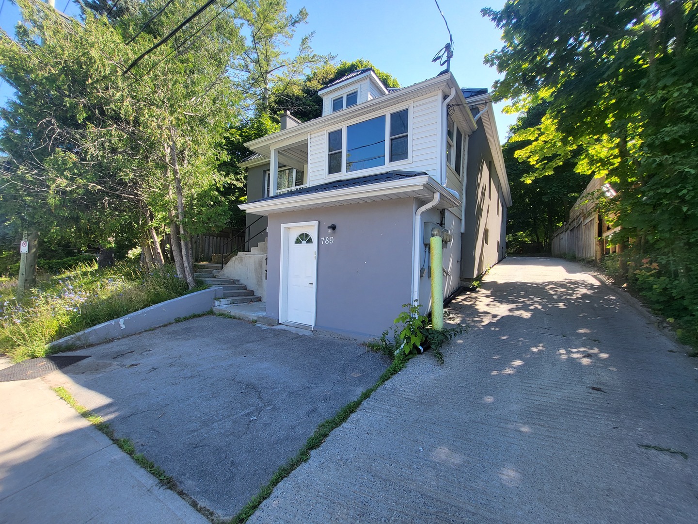 4-789 Portsmouth Ave