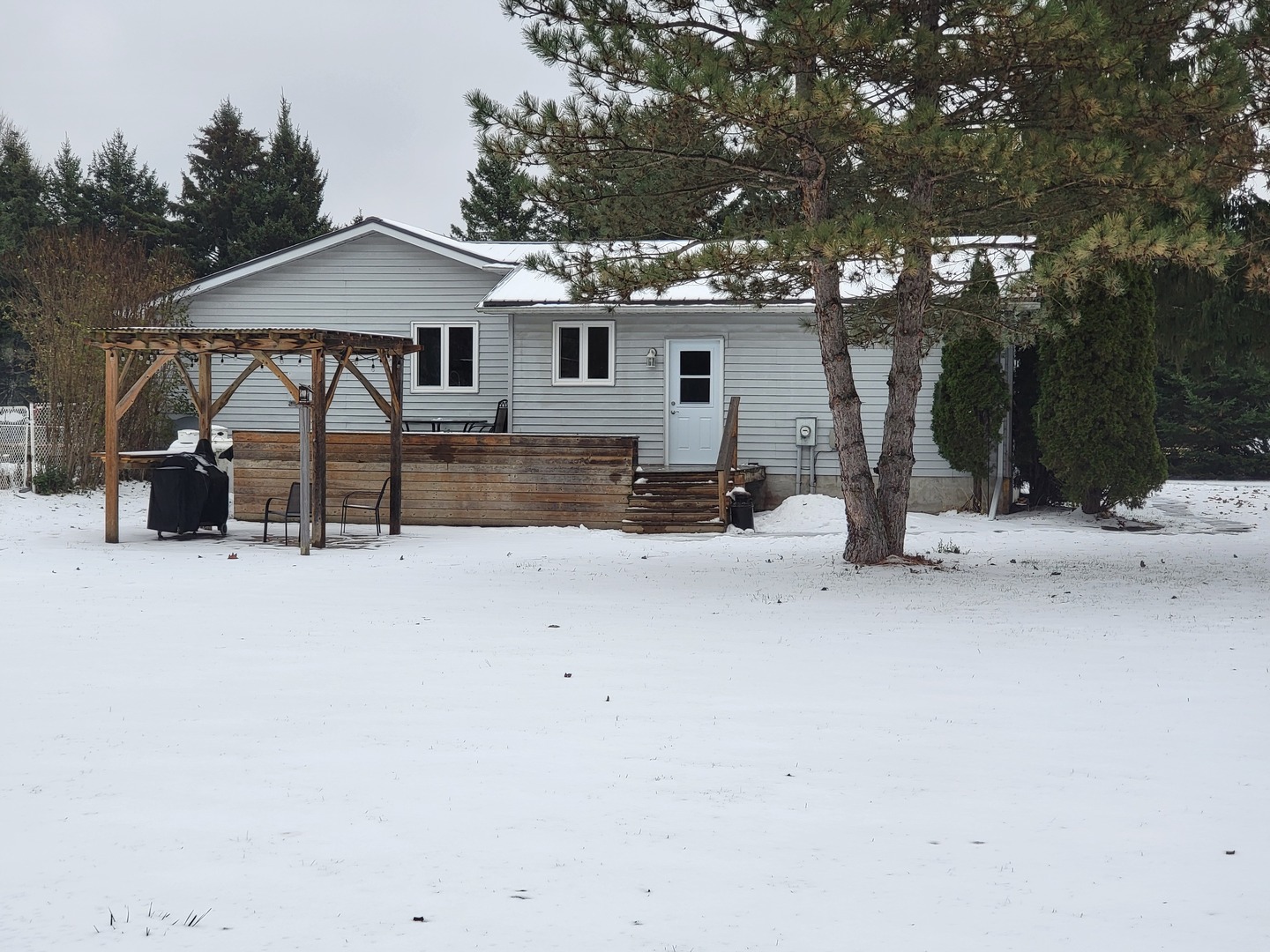 2-3810 Maple Crest Crt