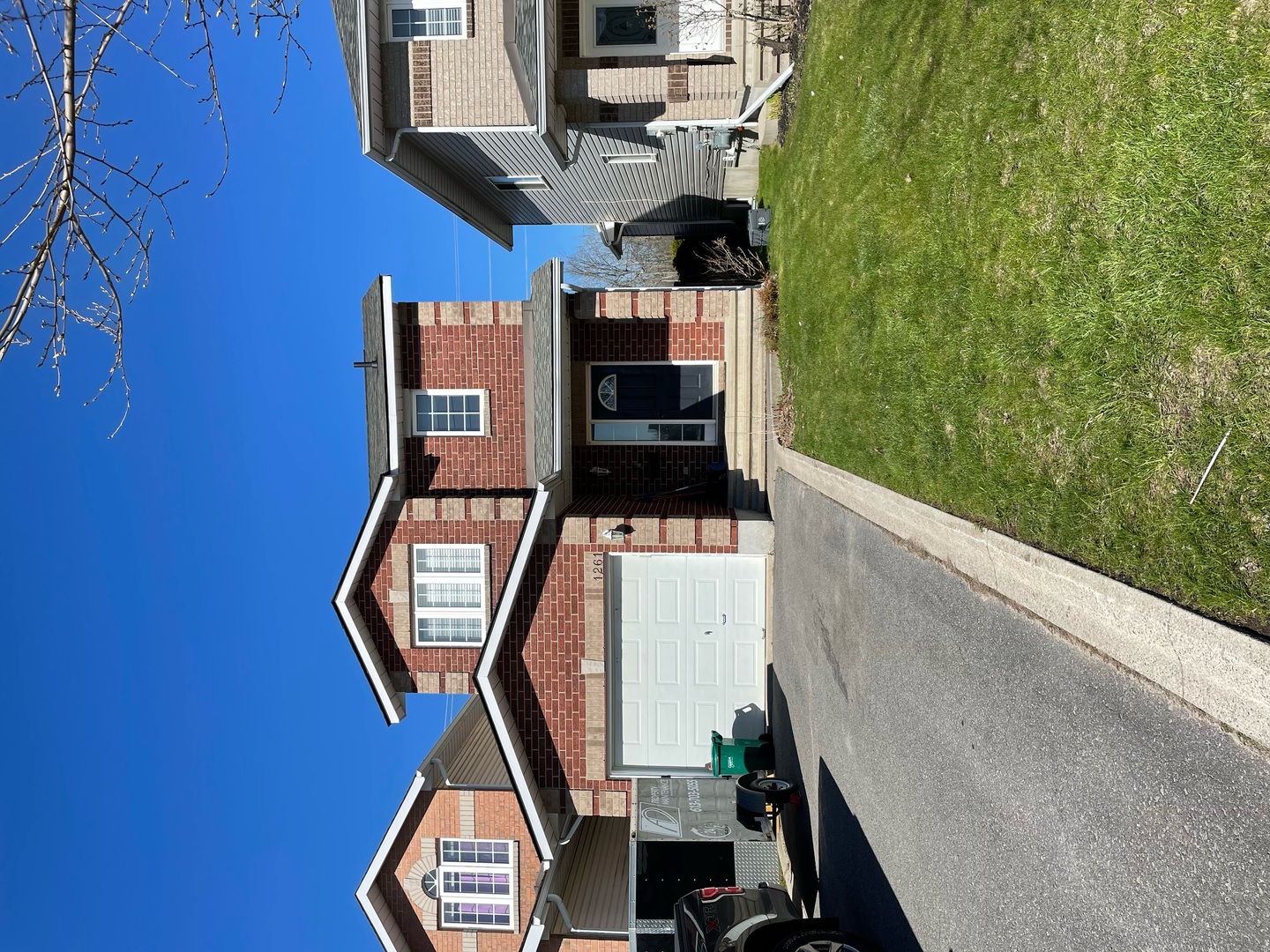 2-1261 Juniper Dr