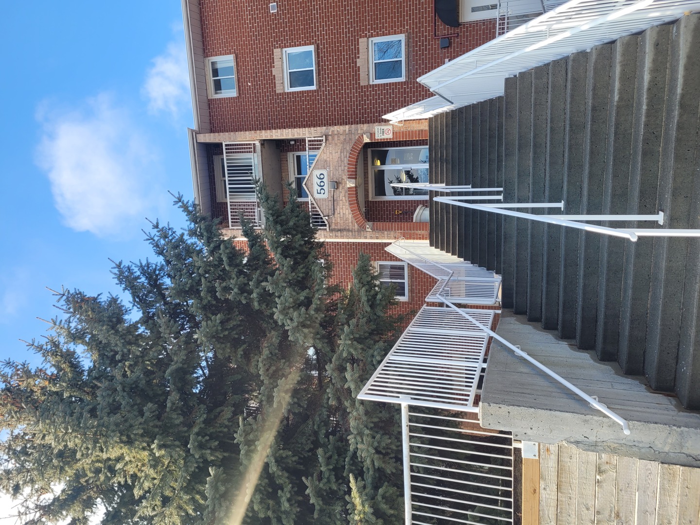 566 Armstrong Rd