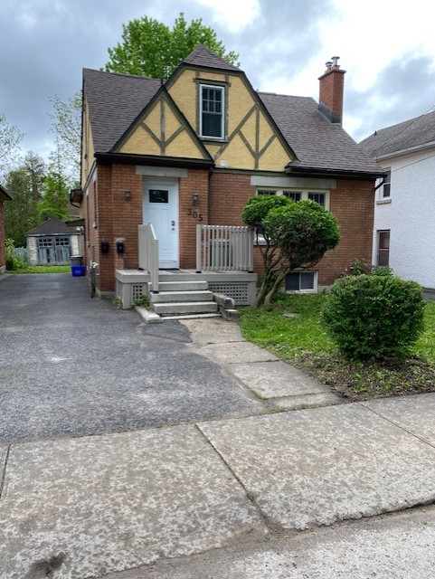 1-305 Victoria St